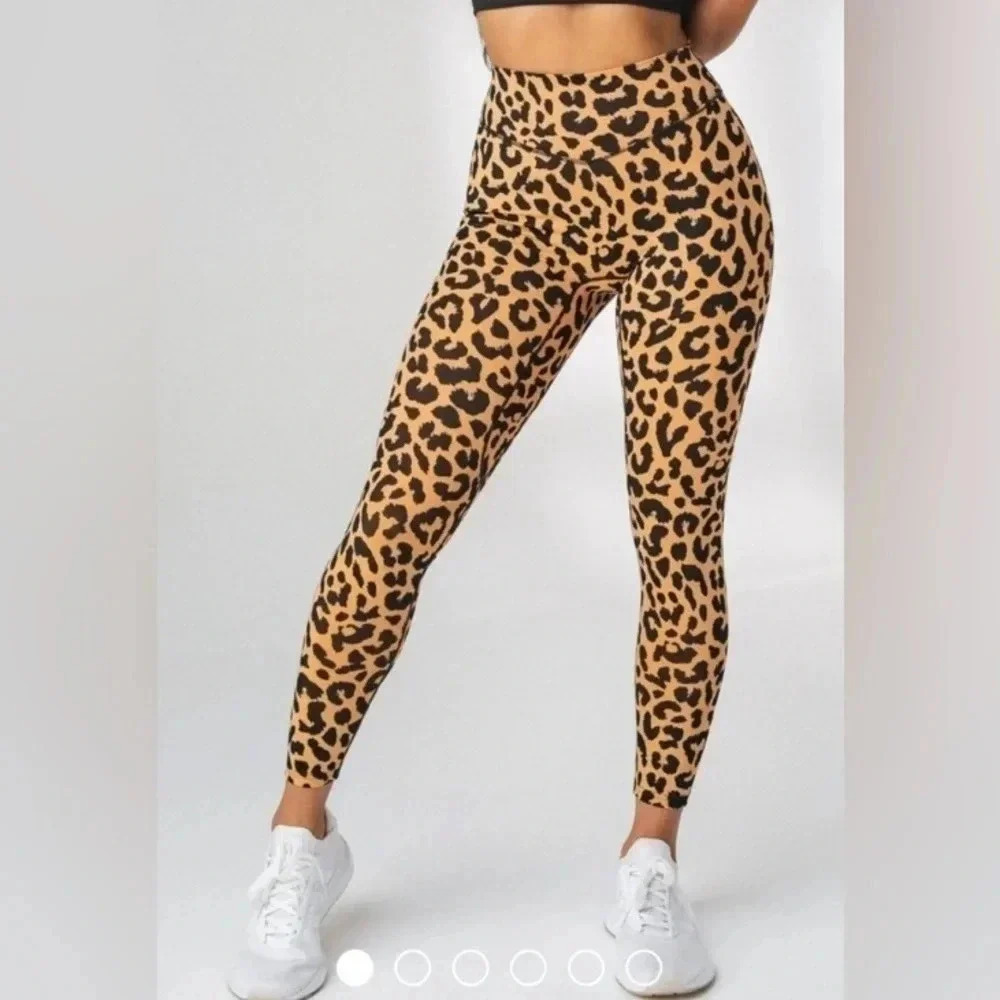 NWOT Vitality (Balance Athletica) Ascend Leopard Cheetah Leggings Size Small